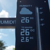 Wilgotność powietrza a temperatura odczuwalna – jak sprawdzić to przed wyjazdem